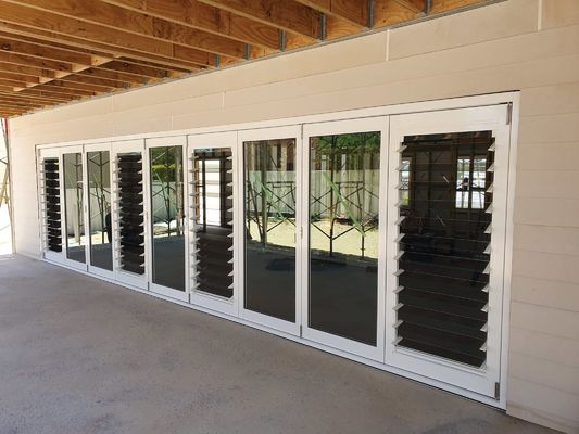 Strong Aluminum Folding Doors Powder Coated 1.0mm-2.0mm Thickness