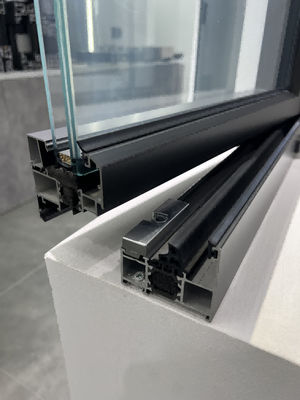 Aluminium Alloy / Tempered Glass White Casement Windows 90 Degree Right Opening Stainless Steel Mesh