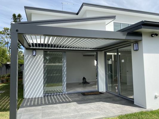 Industrial Outdoor Aluminium Pergola Waterproof Powder Coating Optional Thickness