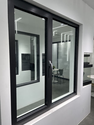 Λευκή Powder Coating Aluminium Casement Windows με 90° ανοιχτή βαθμίδα ανωδικοποιημένη επιφάνεια και οθόνη από υαλοπλαστική